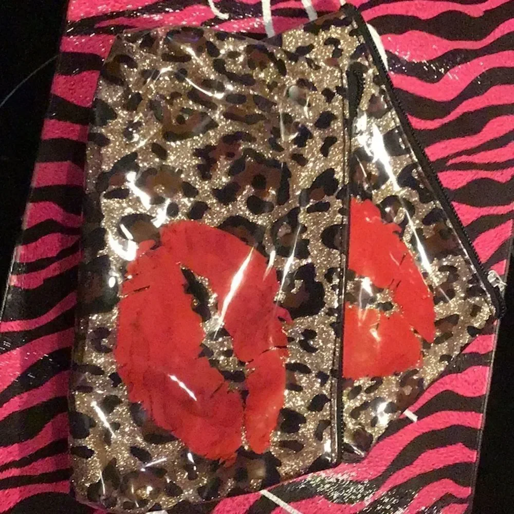 TwoBrand new leopard red lip makeup bag